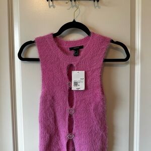 Forever 21 Fuzzy Knit Heart Clasp Sweater Vest – Size Small – NWT